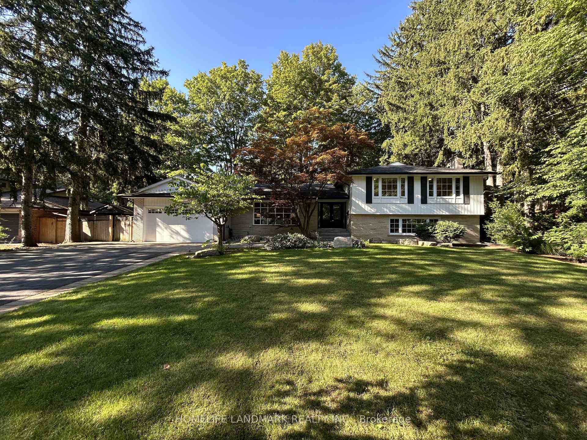 Photo 2 of 2410 Prince John Boulevard, Mississauga, Sheridan — HOMEH
