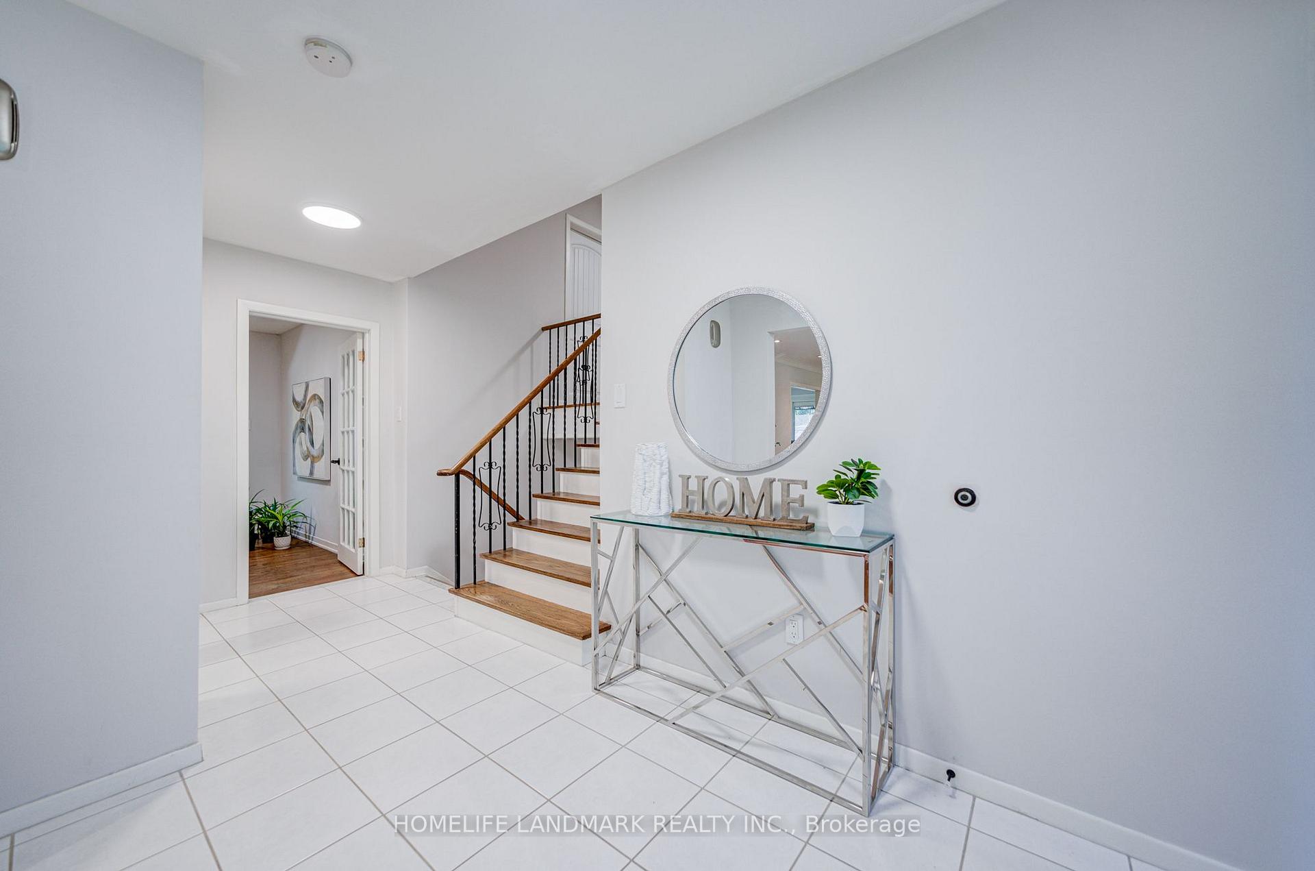 Photo 11 of 2410 Prince John Boulevard, Mississauga, Sheridan — HOMEH