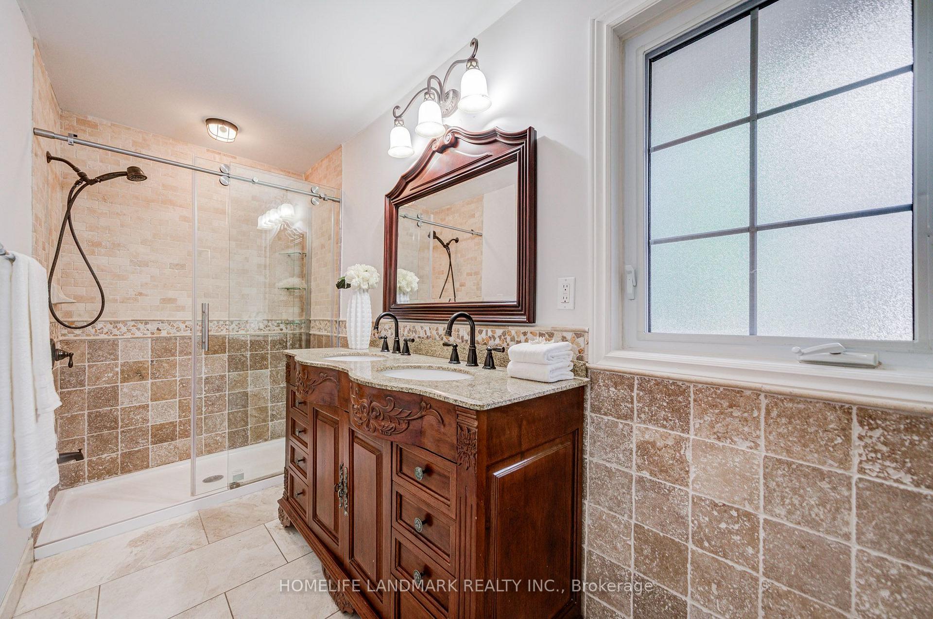 Photo 37 of 2410 Prince John Boulevard, Mississauga, Sheridan — HOMEH