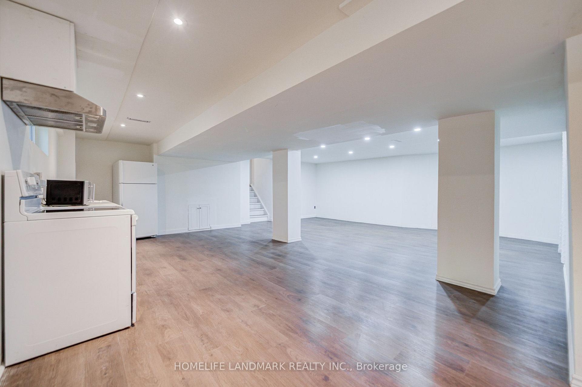 Photo 52 of 2410 Prince John Boulevard, Mississauga, Sheridan — HOMEH