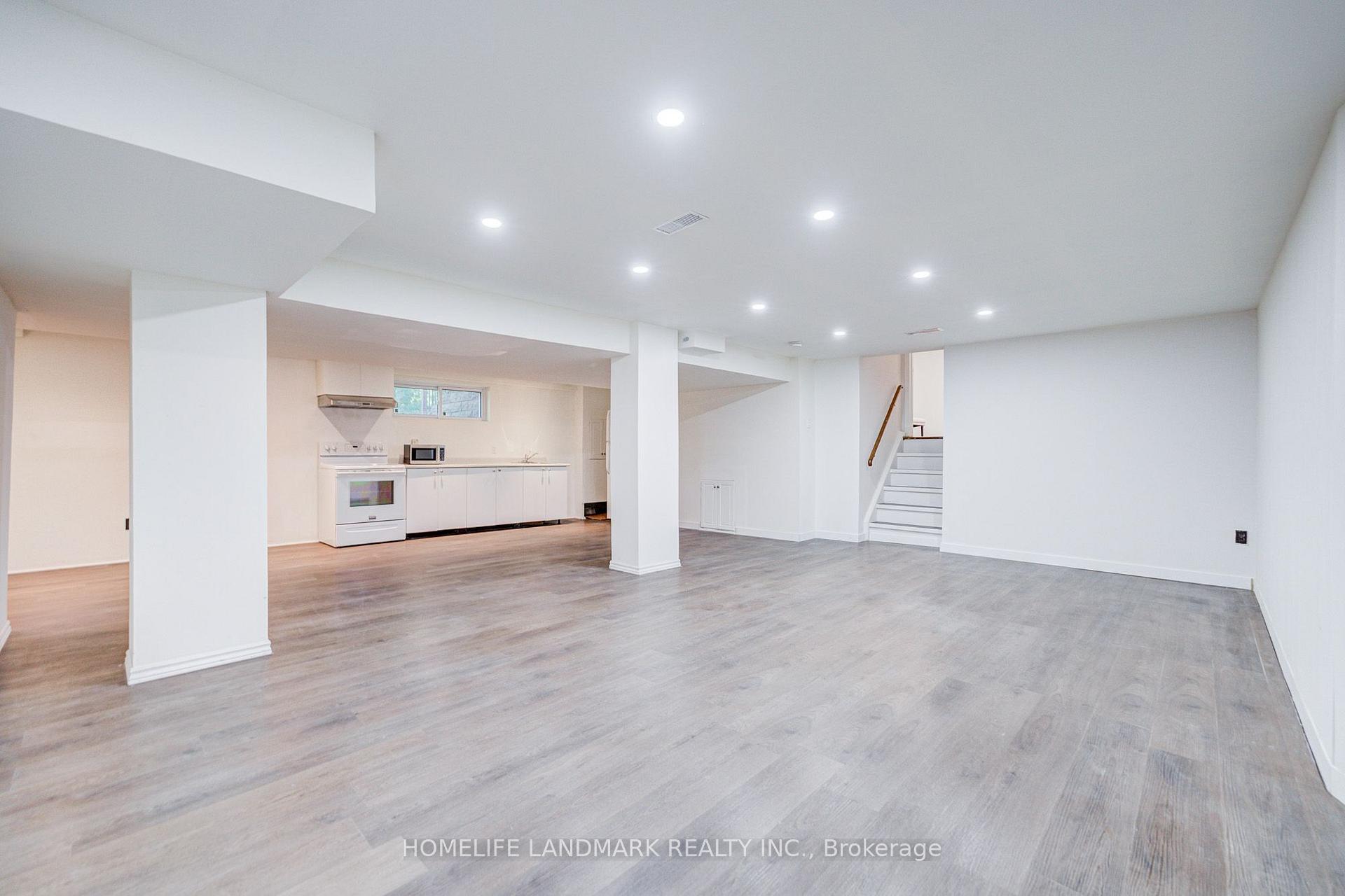 Photo 53 of 2410 Prince John Boulevard, Mississauga, Sheridan — HOMEH
