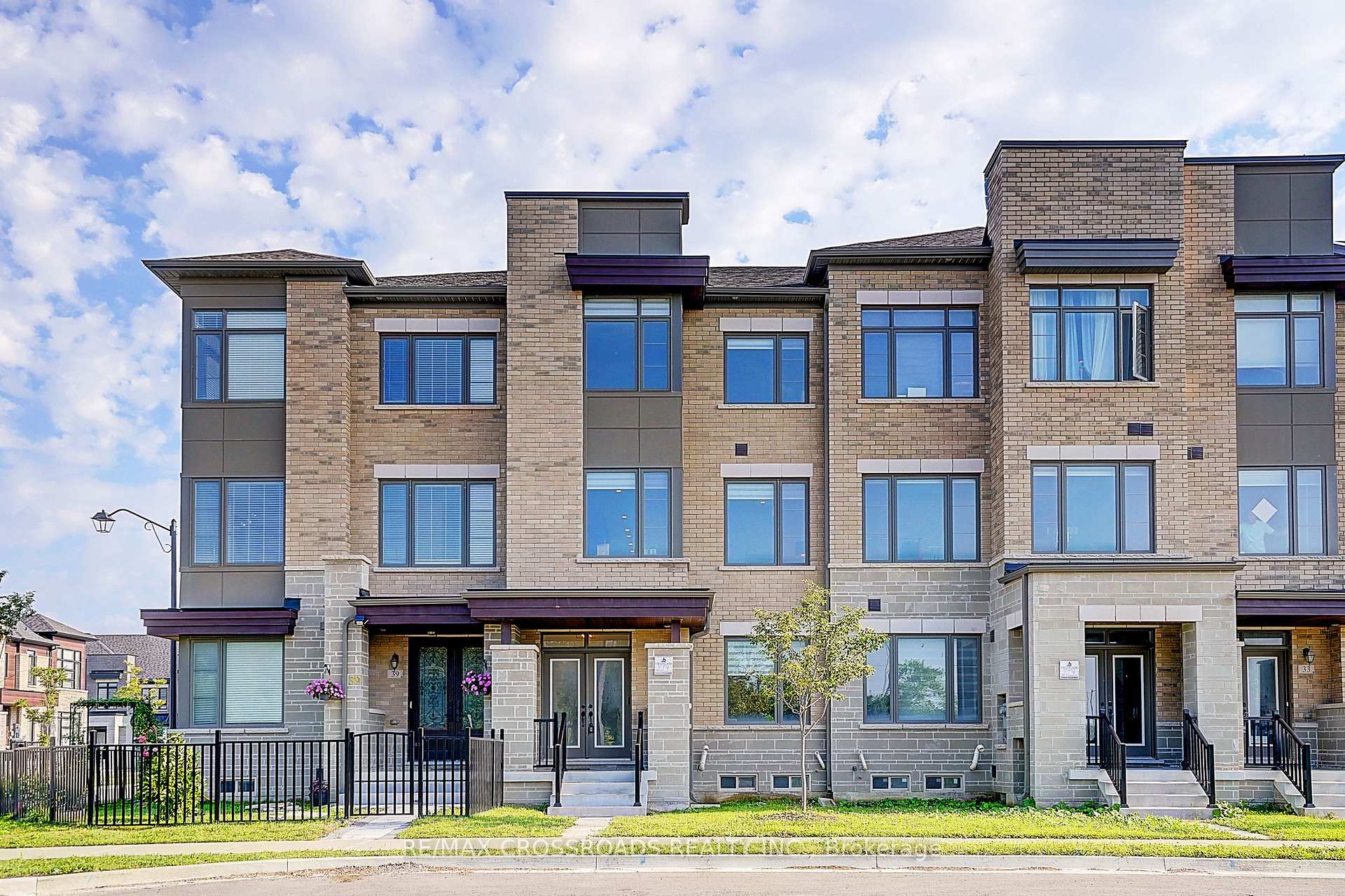 Photo 1 of 37 Mccague Avenue, Richmond Hill, Rural Richmond Hill — HOMEH