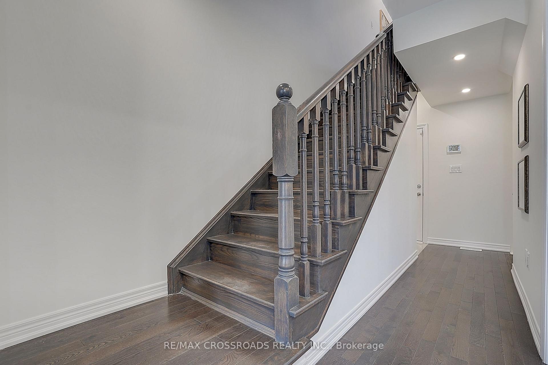 Photo 7 of 37 Mccague Avenue, Richmond Hill, Rural Richmond Hill — HOMEH