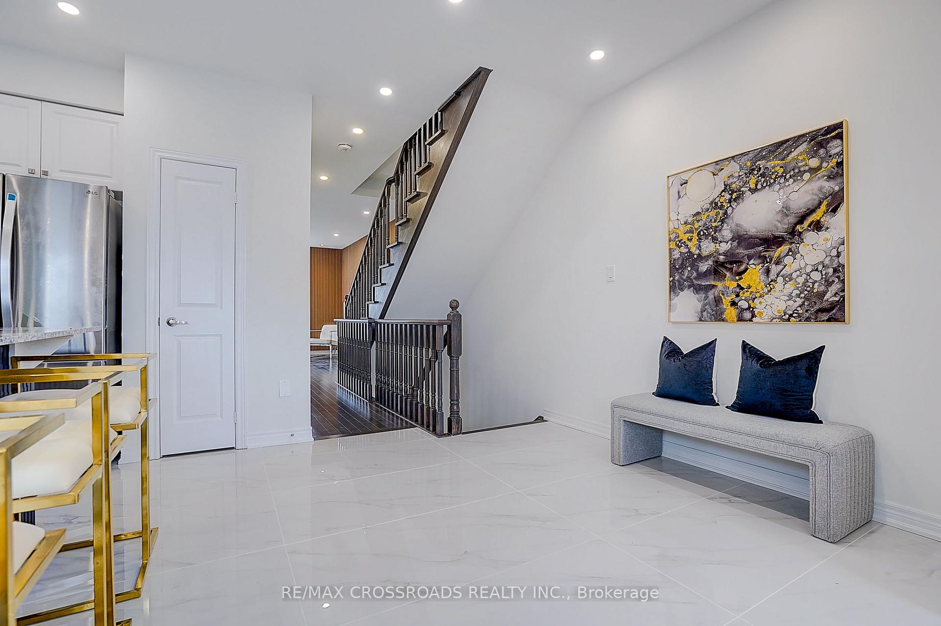 Photo 9 of 37 Mccague Avenue, Richmond Hill, Rural Richmond Hill — HOMEH