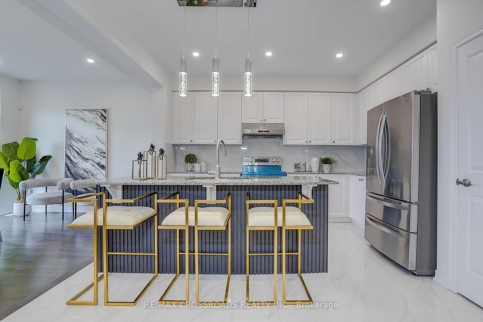 Photo 11 of 37 Mccague Avenue, Richmond Hill, Rural Richmond Hill — HOMEH