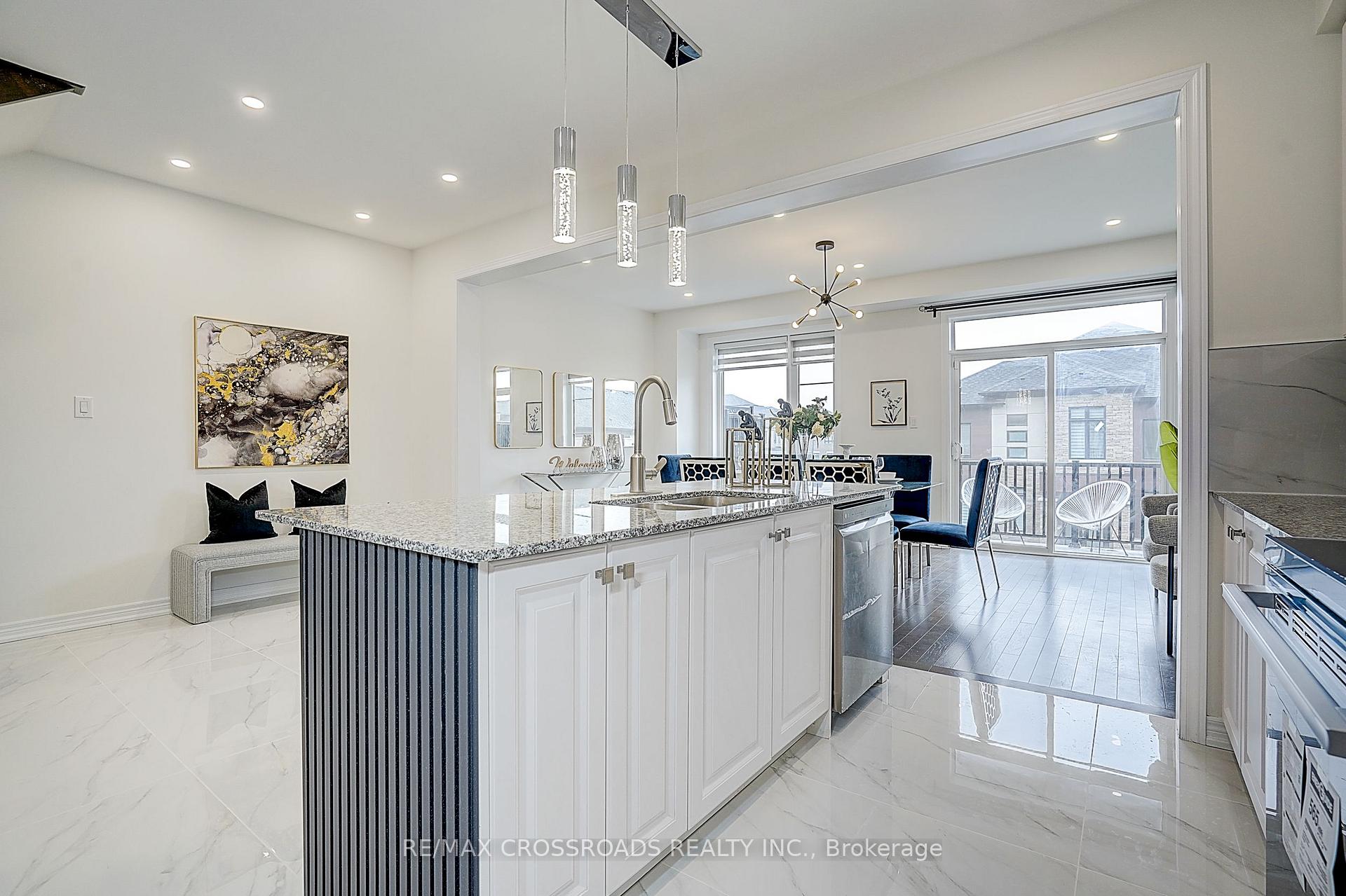 Photo 13 of 37 Mccague Avenue, Richmond Hill, Rural Richmond Hill — HOMEH