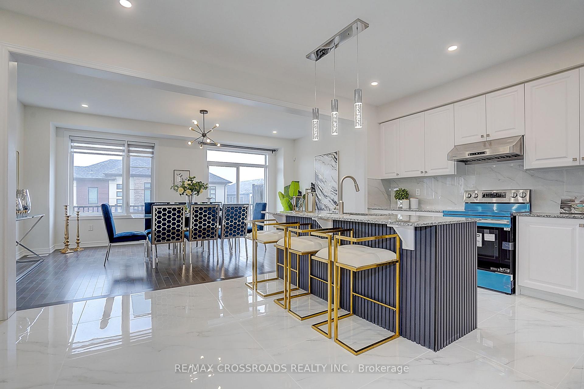 Photo 15 of 37 Mccague Avenue, Richmond Hill, Rural Richmond Hill — HOMEH