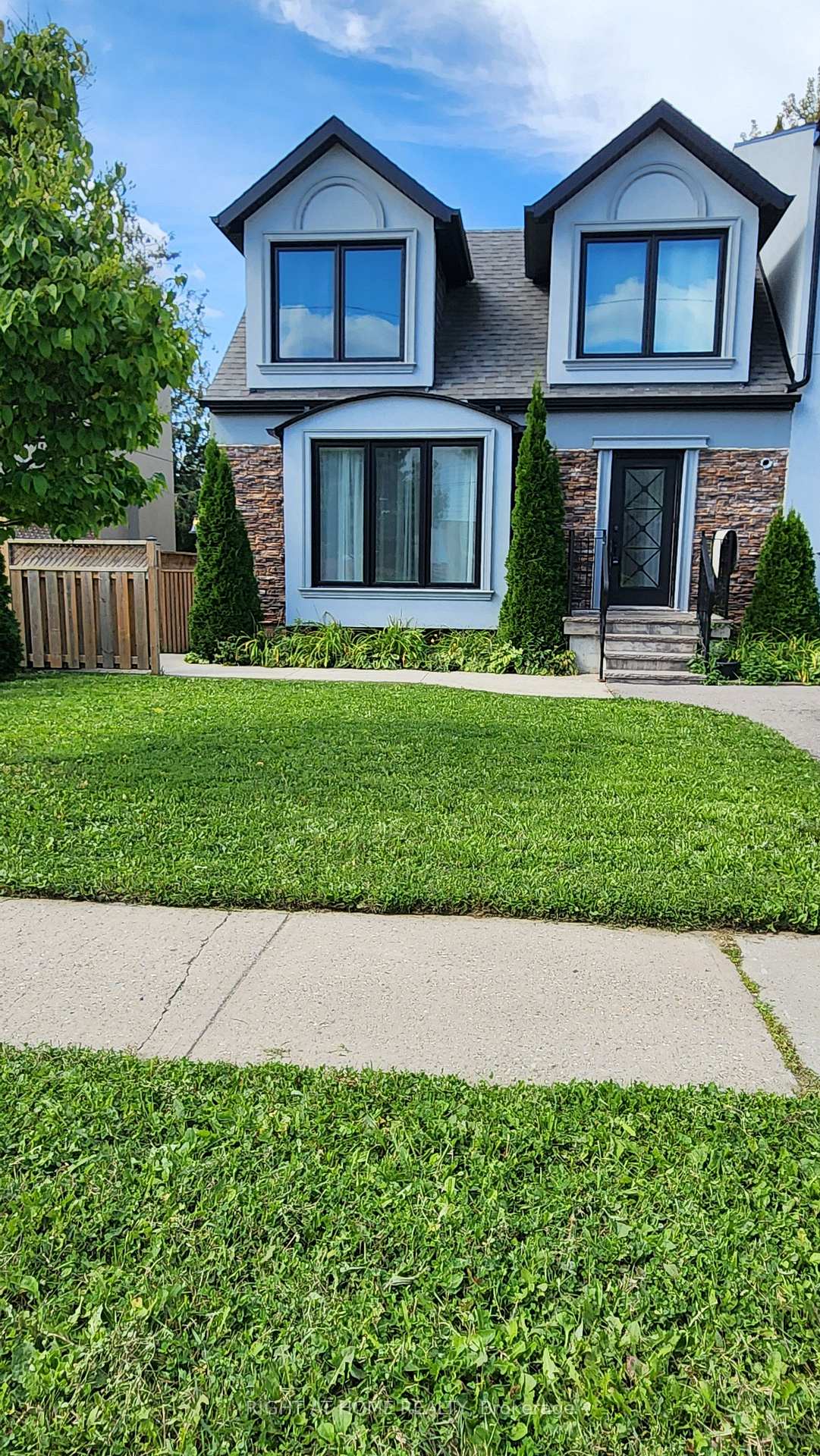 Photo 2 of 82 Ellington Drive, Scarborough, Wexford-Maryvale — HOMEH