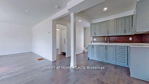 Photo 5 of 82 Ellington Drive, Scarborough, Wexford-Maryvale — HOMEH