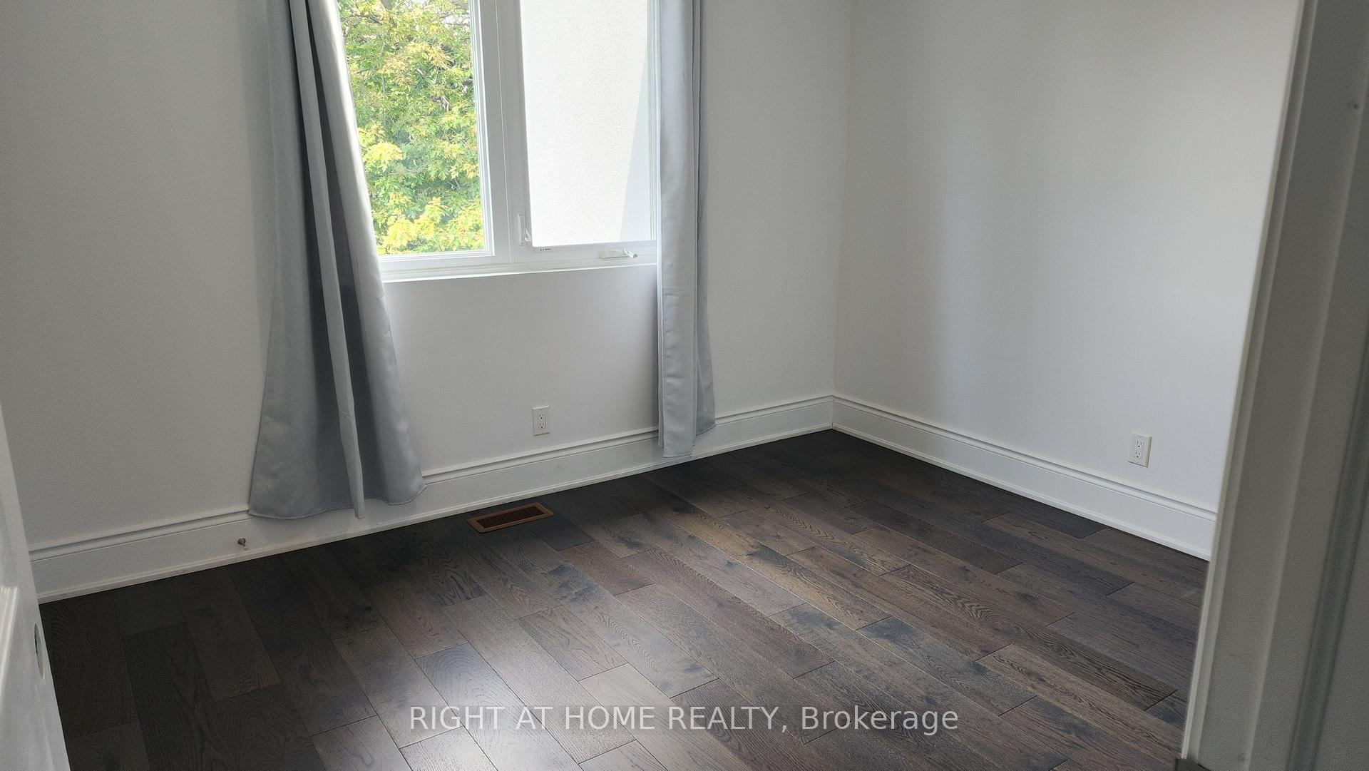 Photo 9 of 82 Ellington Drive, Scarborough, Wexford-Maryvale — HOMEH