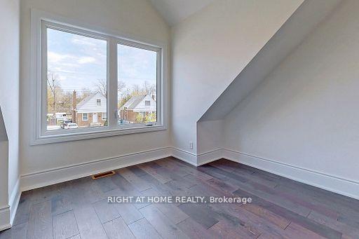 Photo 12 of 82 Ellington Drive, Scarborough, Wexford-Maryvale — HOMEH