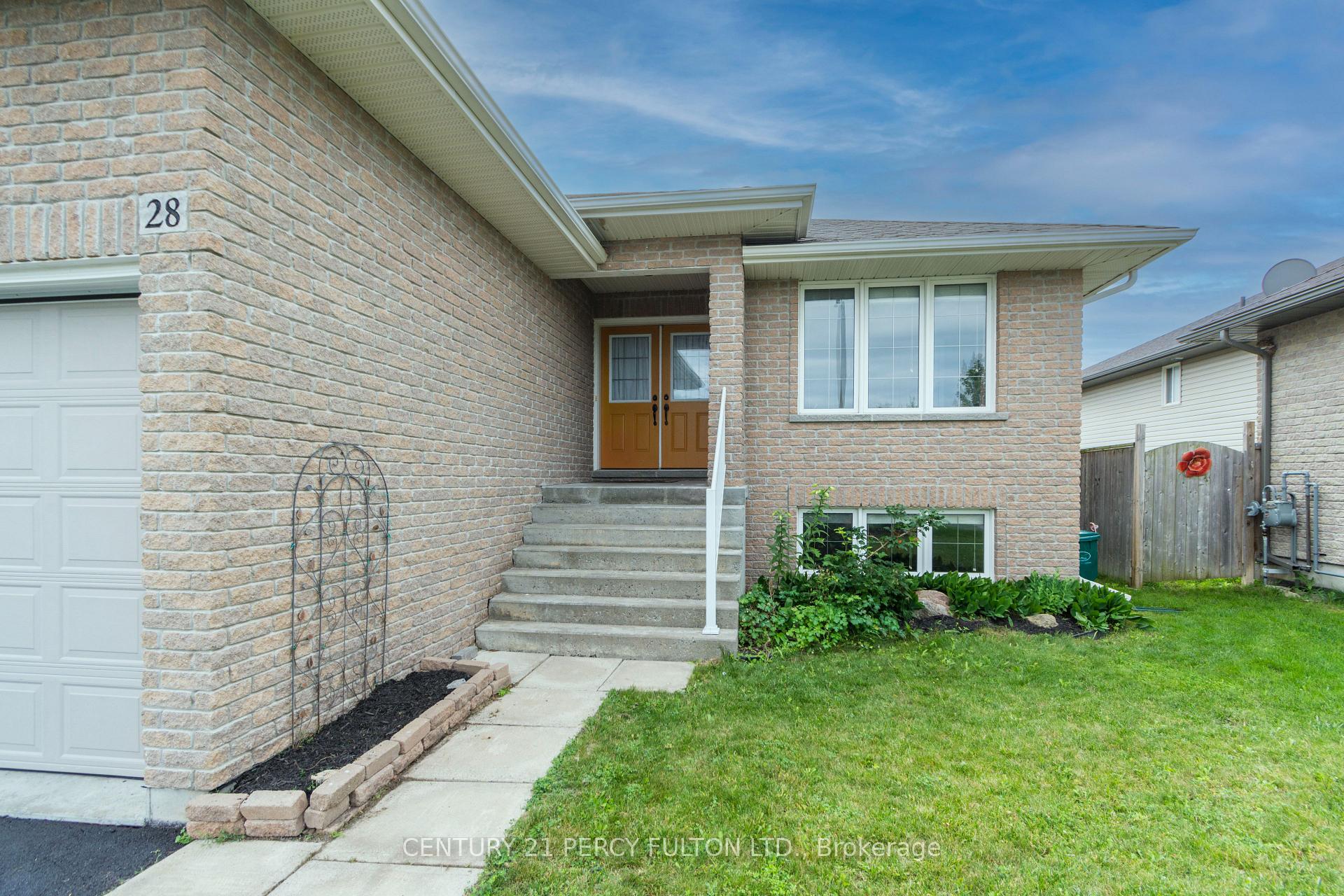 Photo 2 of 28 Freedom Crescent, Quinte West, Sidney Ward — HOMEH
