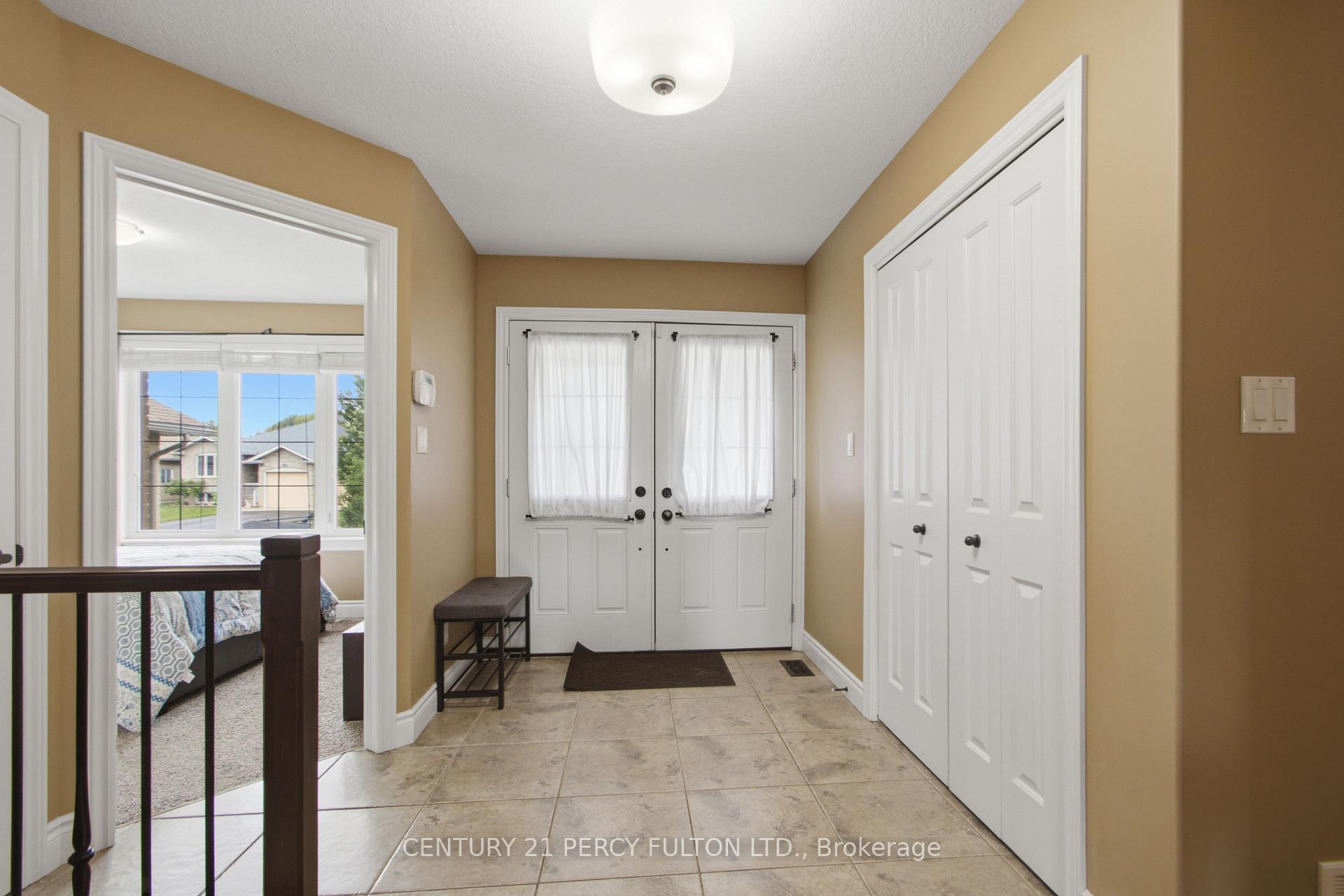 Photo 5 of 28 Freedom Crescent, Quinte West, Sidney Ward — HOMEH