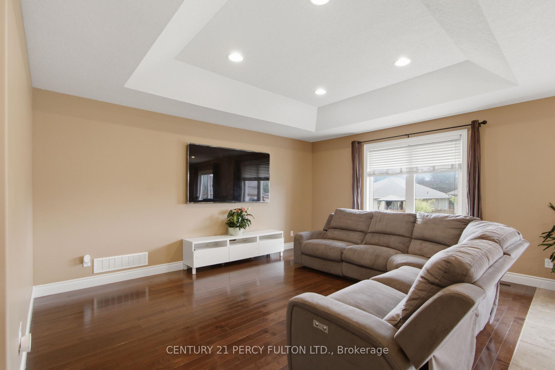 Photo 14 of 28 Freedom Crescent, Quinte West, Sidney Ward — HOMEH