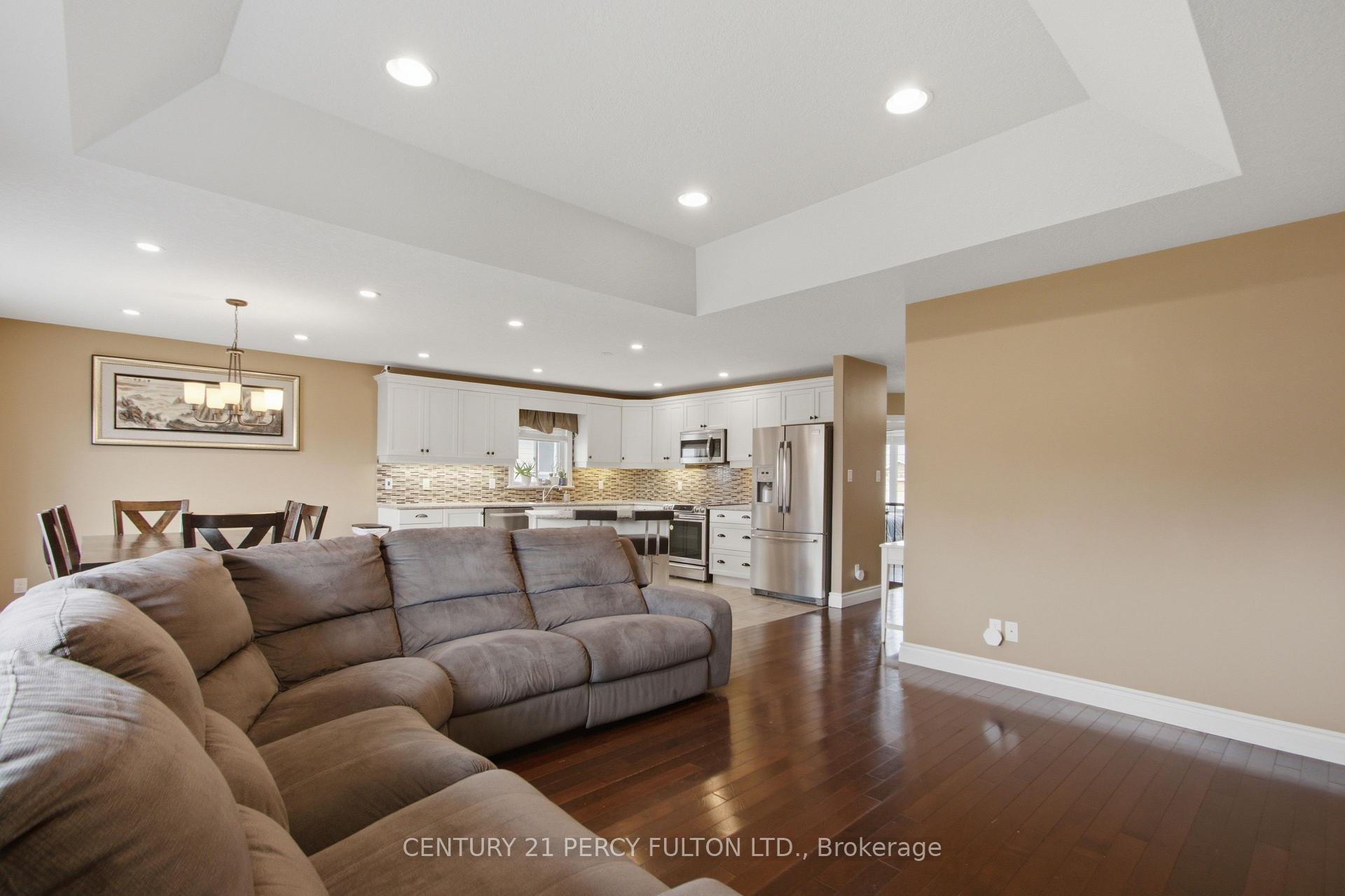 Photo 16 of 28 Freedom Crescent, Quinte West, Sidney Ward — HOMEH