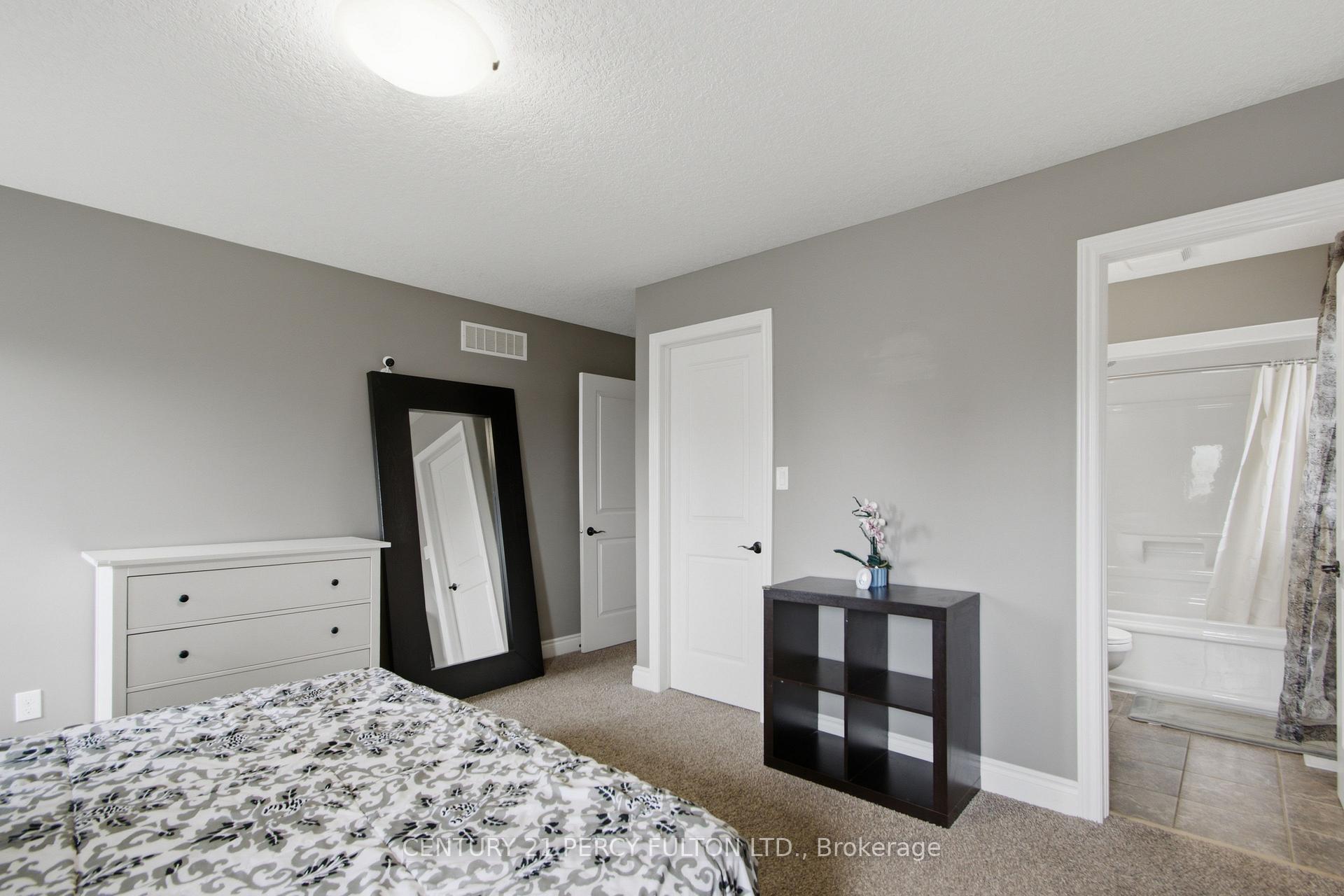 Photo 18 of 28 Freedom Crescent, Quinte West, Sidney Ward — HOMEH