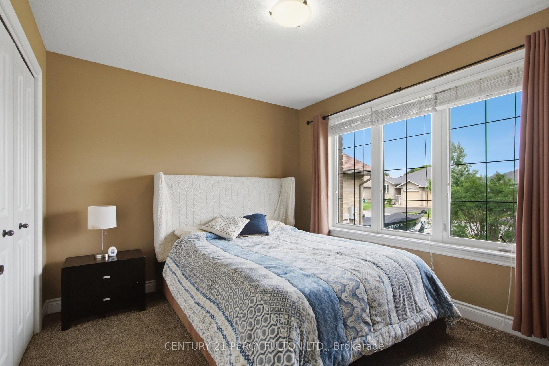 Photo 23 of 28 Freedom Crescent, Quinte West, Sidney Ward — HOMEH
