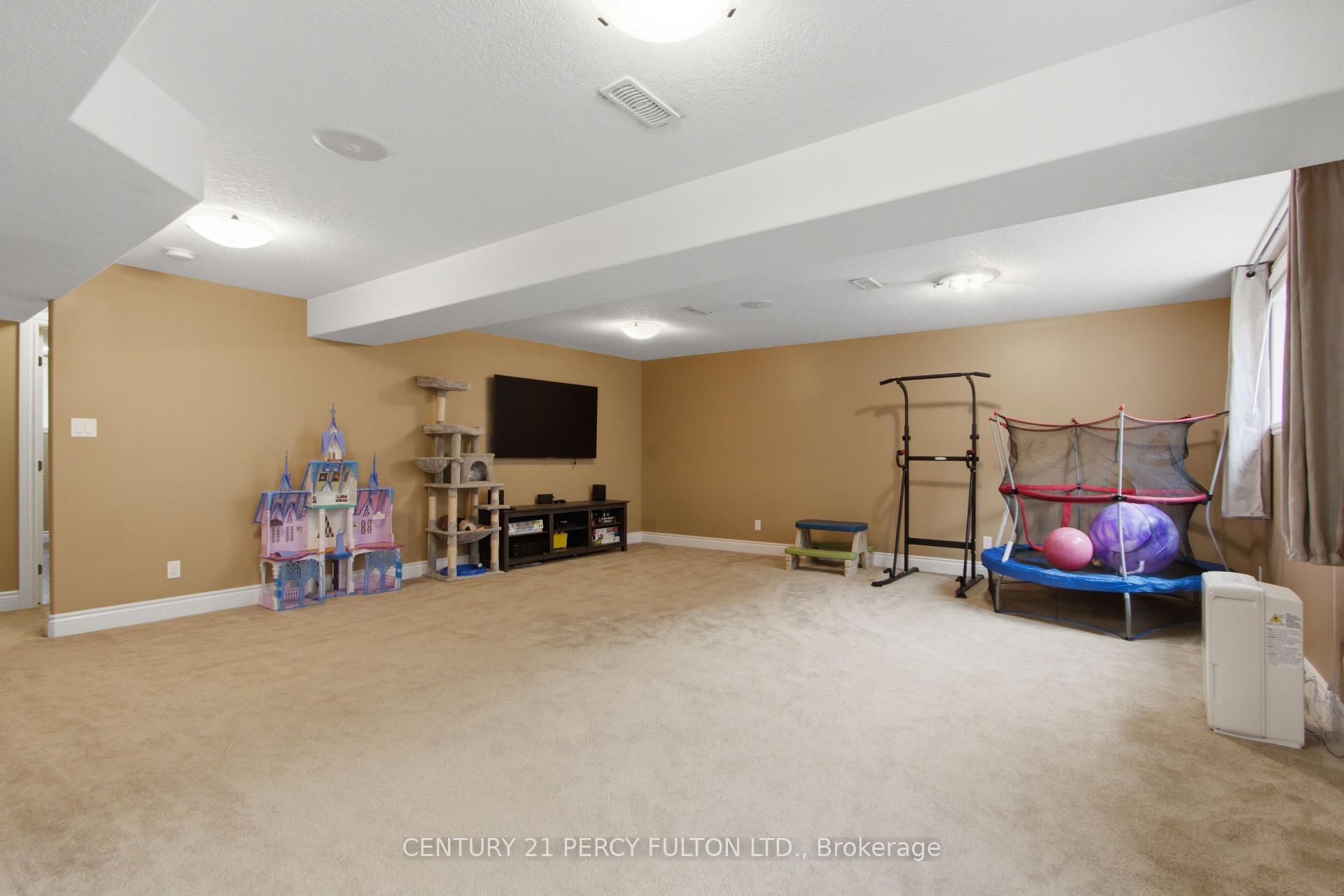 Photo 25 of 28 Freedom Crescent, Quinte West, Sidney Ward — HOMEH
