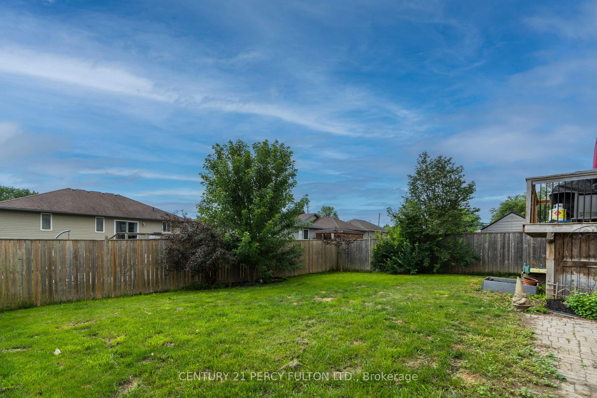 Photo 30 of 28 Freedom Crescent, Quinte West, Sidney Ward — HOMEH