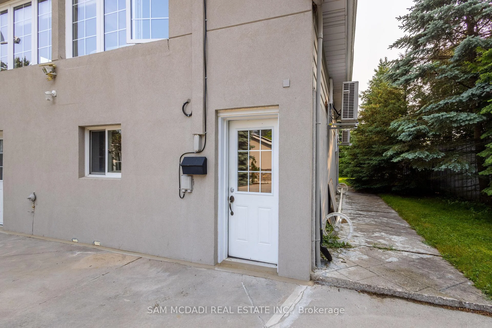 Photo 6 of Unit Upper, 14011 Trafalgar Road, Halton Hills, Rural Halton Hills — HOMEH