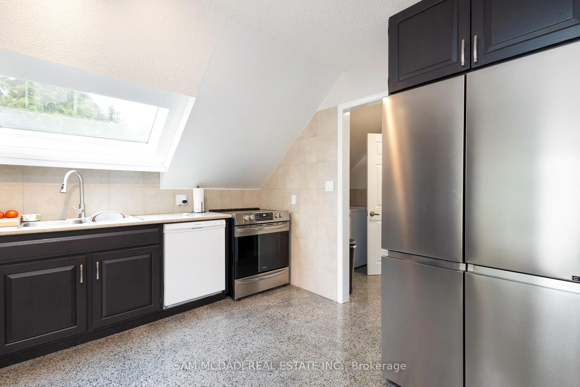 Photo 18 of Unit Upper, 14011 Trafalgar Road, Halton Hills, Rural Halton Hills — HOMEH
