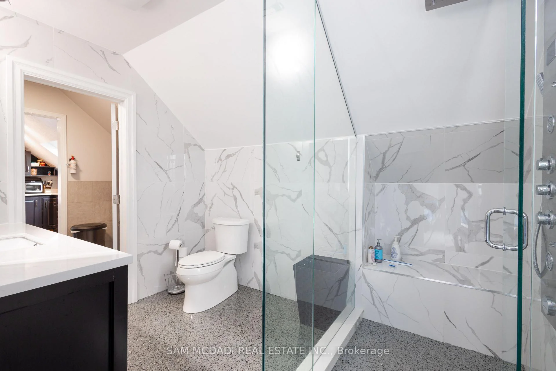 Photo 28 of Unit Upper, 14011 Trafalgar Road, Halton Hills, Rural Halton Hills — HOMEH