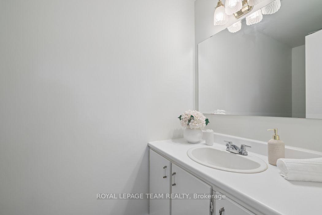 Photo 10 of 6801 Bilberry Drive, Ottawa, Convent Glen North — HOMEH