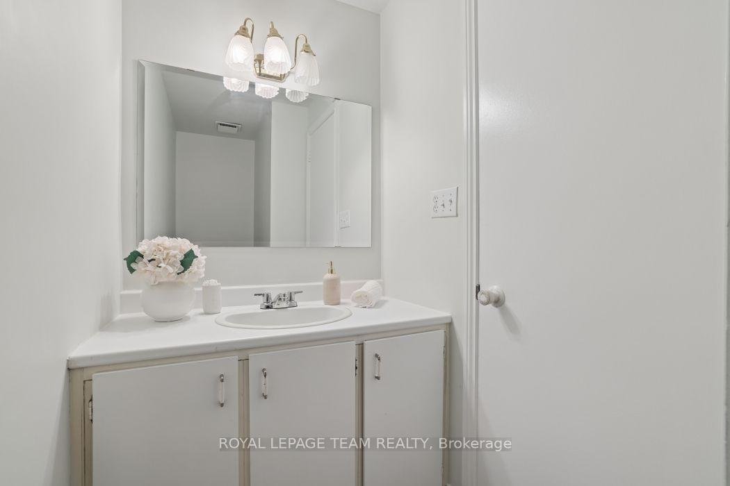 Photo 11 of 6801 Bilberry Drive, Ottawa, Convent Glen North — HOMEH
