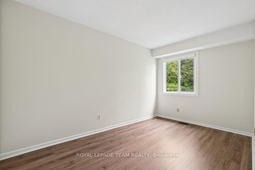 Photo 23 of 6801 Bilberry Drive, Ottawa, Convent Glen North — HOMEH