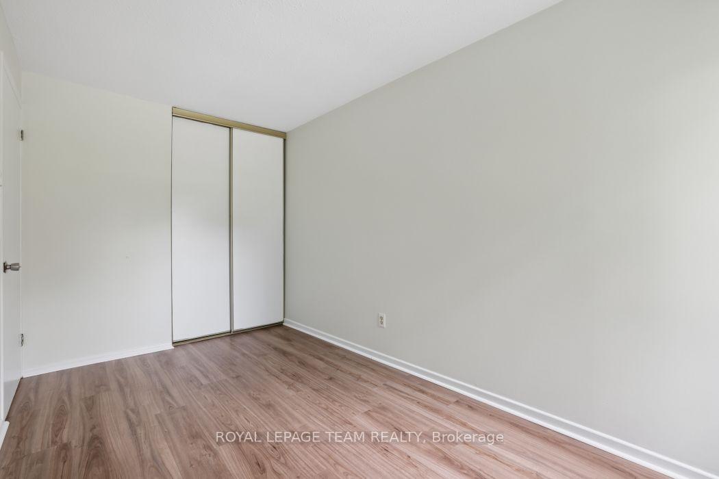 Photo 24 of 6801 Bilberry Drive, Ottawa, Convent Glen North — HOMEH