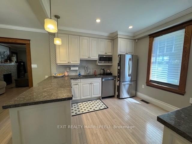 Photo 5 of 256 Broadway Avenue, Orangeville — HOMEH
