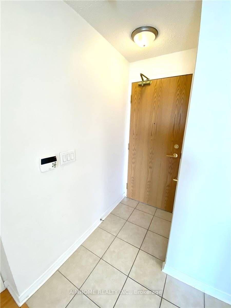 Photo 6 of Unit 607, 5500 Yonge Street, North York, Willowdale West — HOMEH