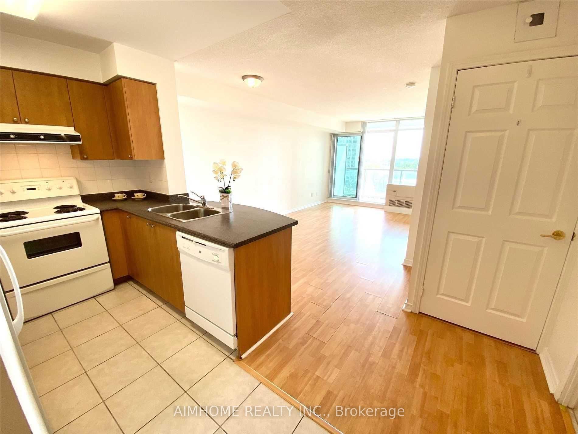 Photo 8 of Unit 607, 5500 Yonge Street, North York, Willowdale West — HOMEH