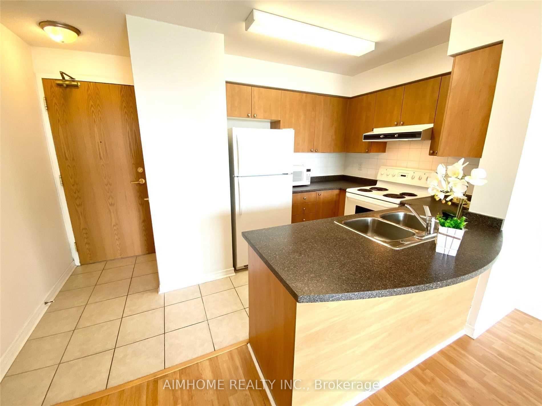 Photo 13 of Unit 607, 5500 Yonge Street, North York, Willowdale West — HOMEH