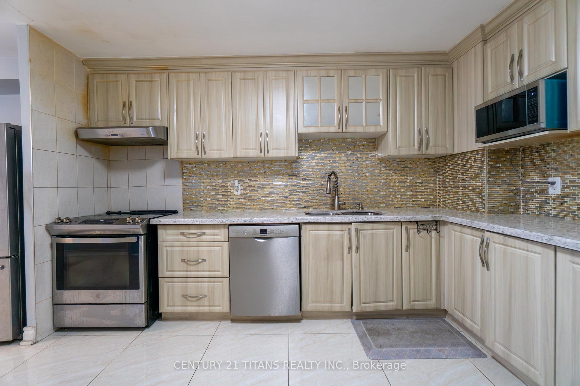 Photo 14 of Unit 3001, 3 Massey Square, Toronto, Crescent Town — HOMEH