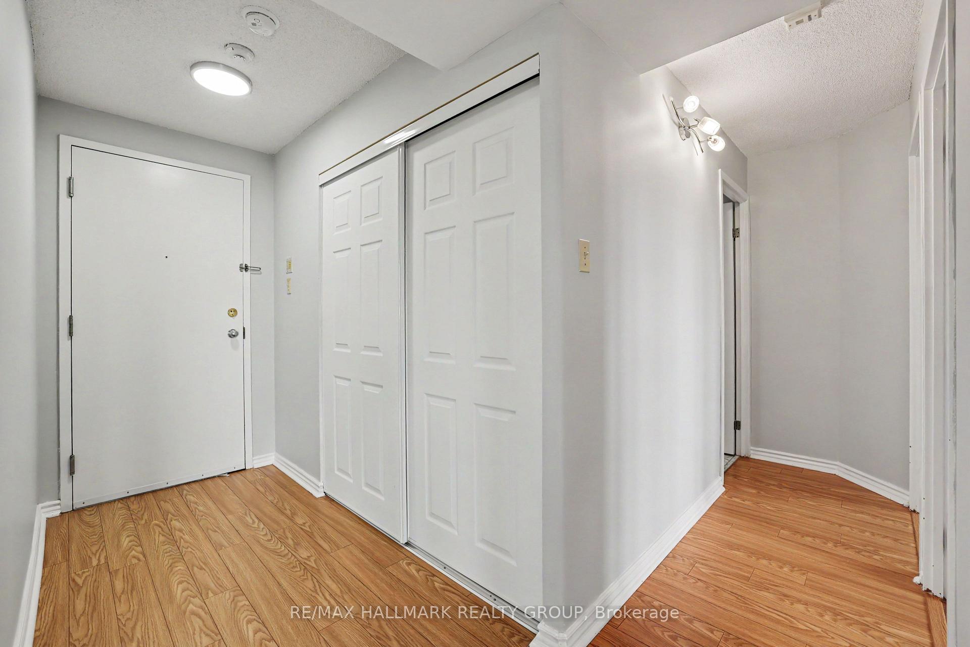 Photo 4 of Unit 915, 1025 Grenon Avenue, Ottawa, Fairfield Heights — HOMEH