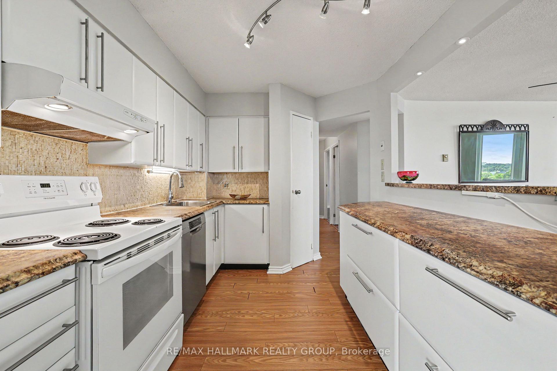 Photo 13 of Unit 915, 1025 Grenon Avenue, Ottawa, Fairfield Heights — HOMEH