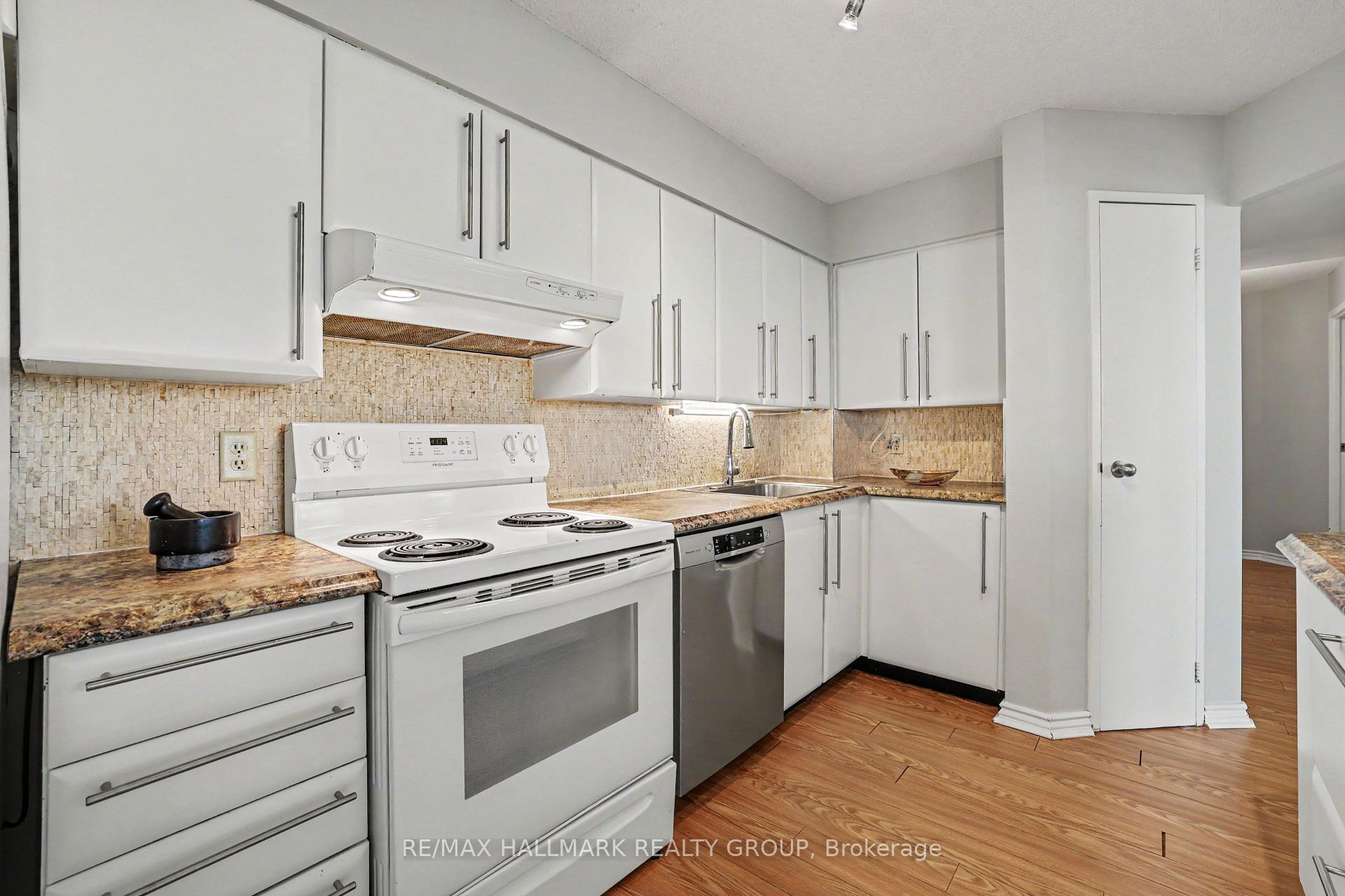Photo 14 of Unit 915, 1025 Grenon Avenue, Ottawa, Fairfield Heights — HOMEH