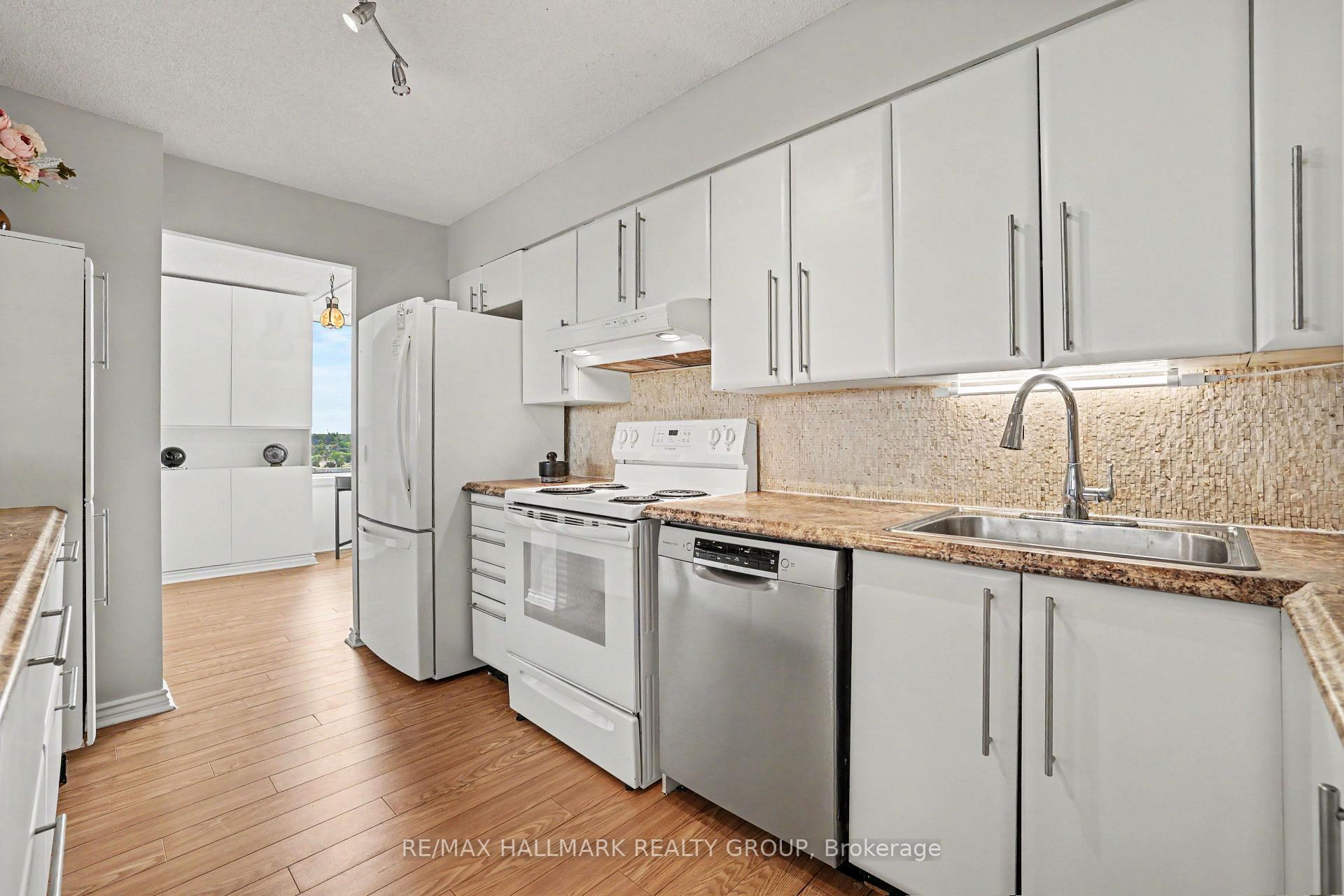Photo 15 of Unit 915, 1025 Grenon Avenue, Ottawa, Fairfield Heights — HOMEH