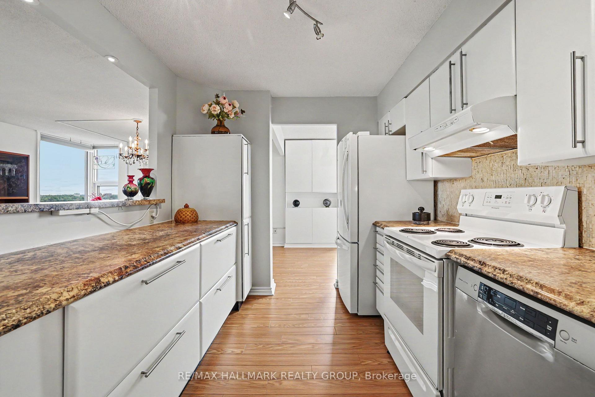 Photo 16 of Unit 915, 1025 Grenon Avenue, Ottawa, Fairfield Heights — HOMEH
