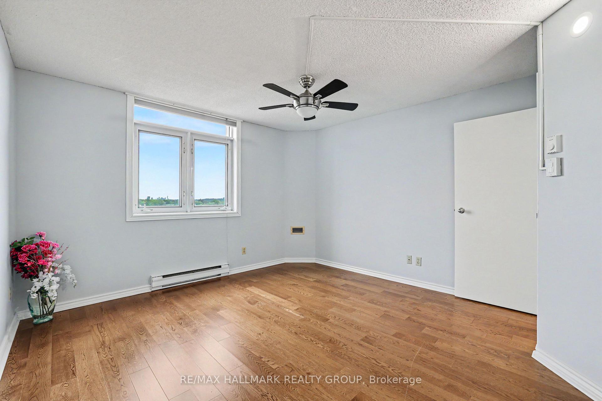 Photo 17 of Unit 915, 1025 Grenon Avenue, Ottawa, Fairfield Heights — HOMEH