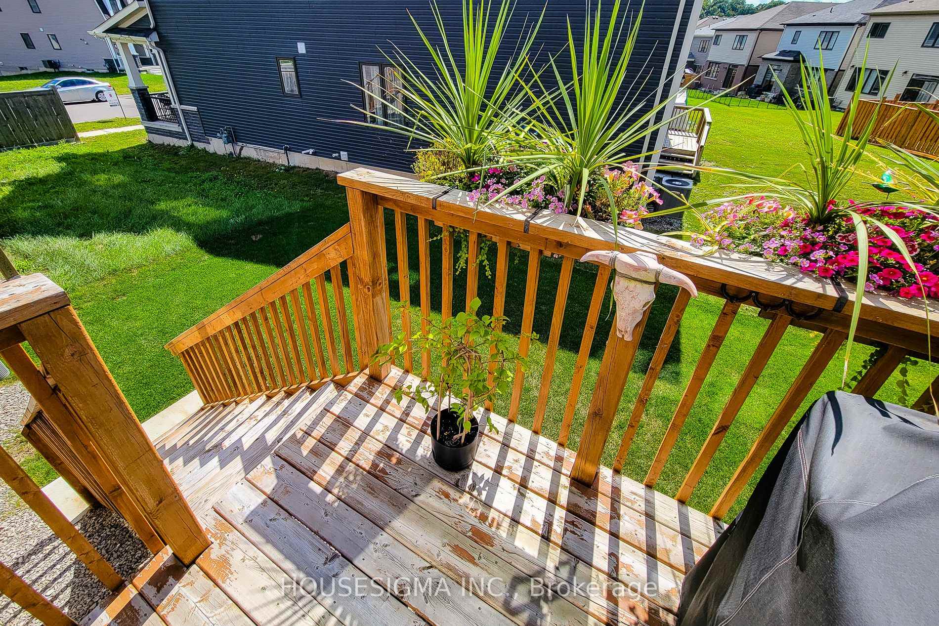 Photo 41 of 92 Sundin Drive, Haldimand — HOMEH