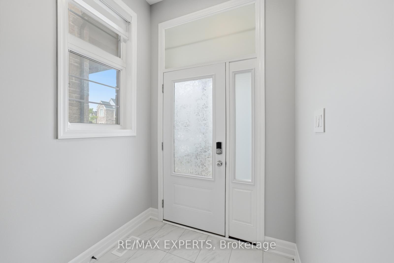 Photo 3 of 1296 Aymond Crescent W, Oakville, Joshua Meadows — HOMEH