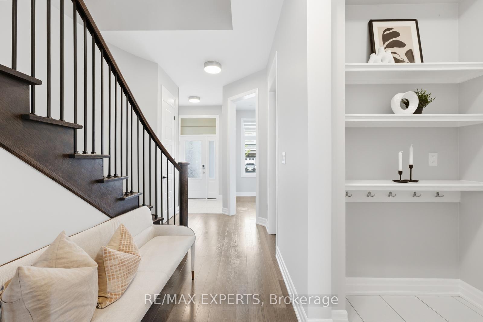 Photo 6 of 1296 Aymond Crescent W, Oakville, Joshua Meadows — HOMEH