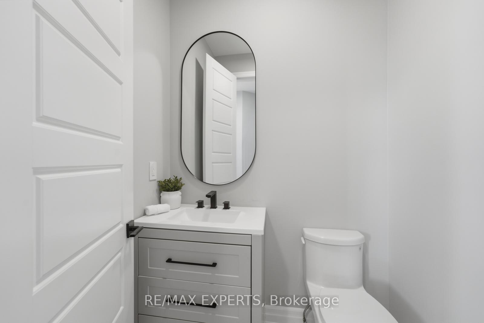 Photo 8 of 1296 Aymond Crescent W, Oakville, Joshua Meadows — HOMEH