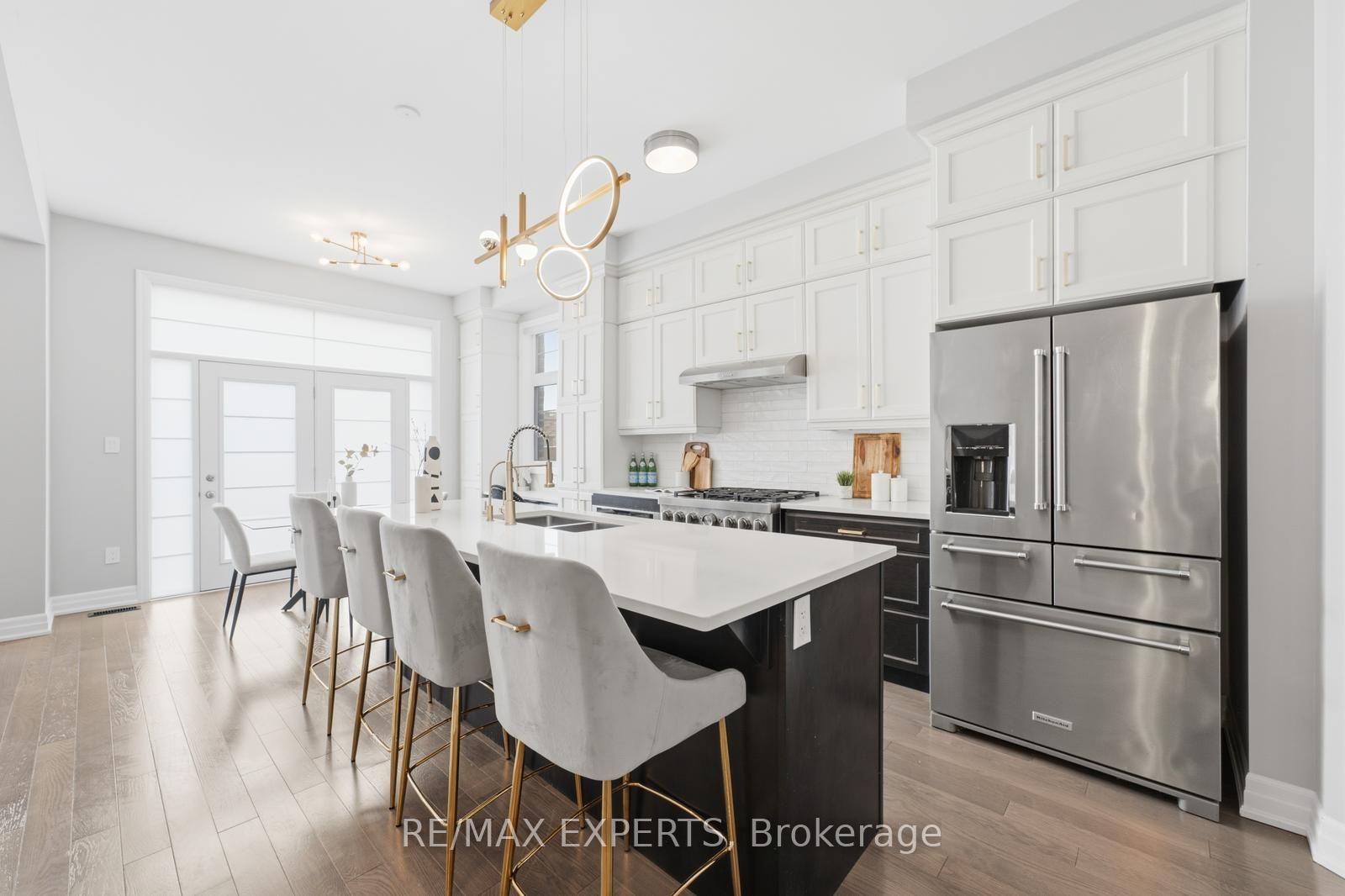 Photo 10 of 1296 Aymond Crescent W, Oakville, Joshua Meadows — HOMEH