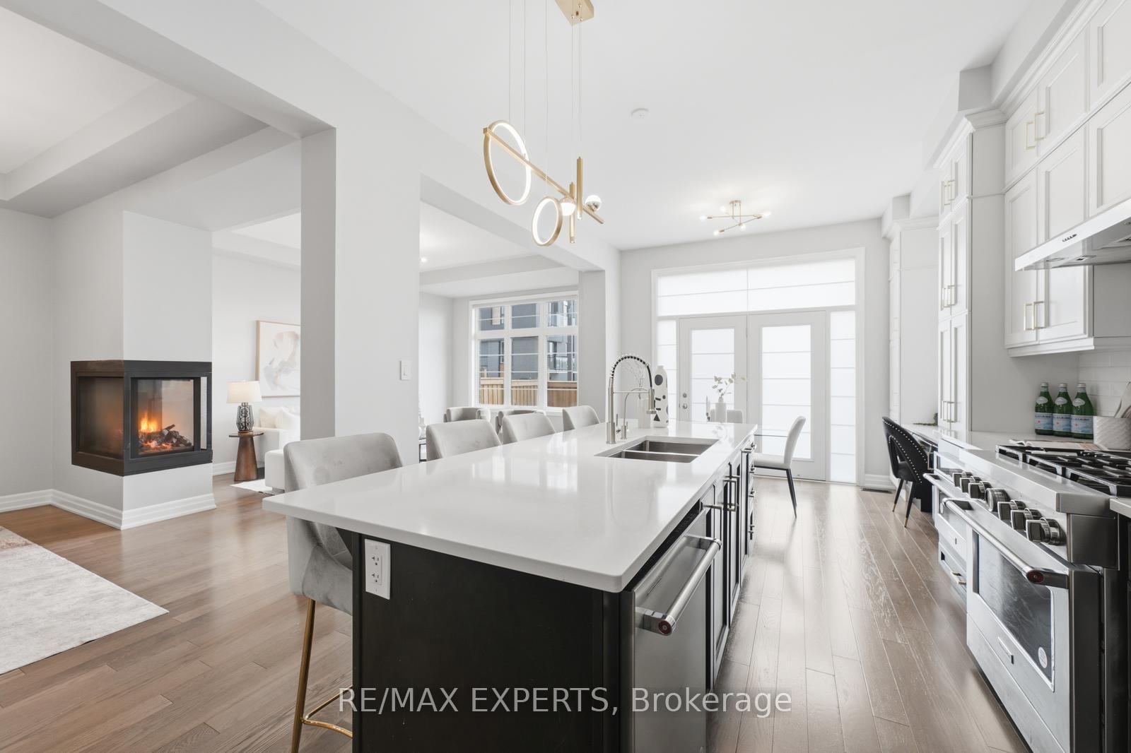 Photo 11 of 1296 Aymond Crescent W, Oakville, Joshua Meadows — HOMEH