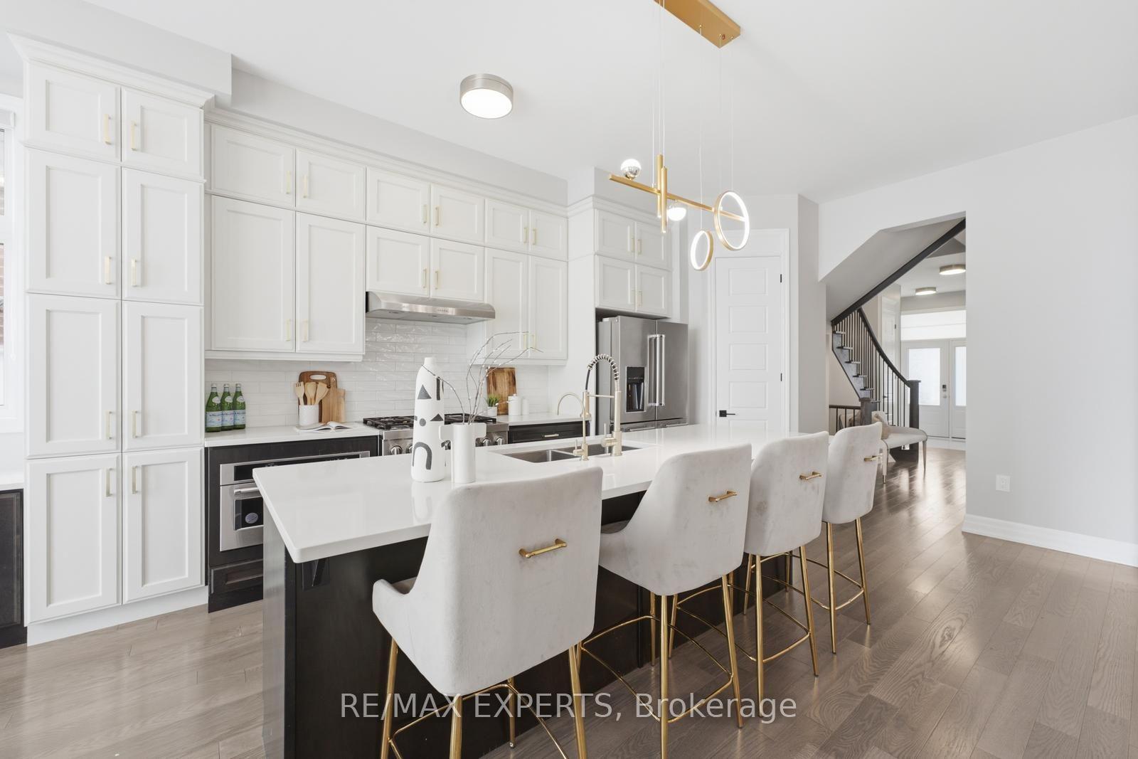 Photo 13 of 1296 Aymond Crescent W, Oakville, Joshua Meadows — HOMEH