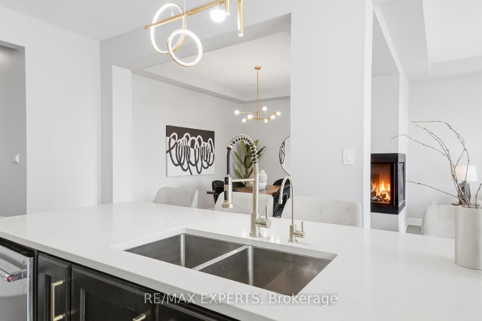 Photo 17 of 1296 Aymond Crescent W, Oakville, Joshua Meadows — HOMEH