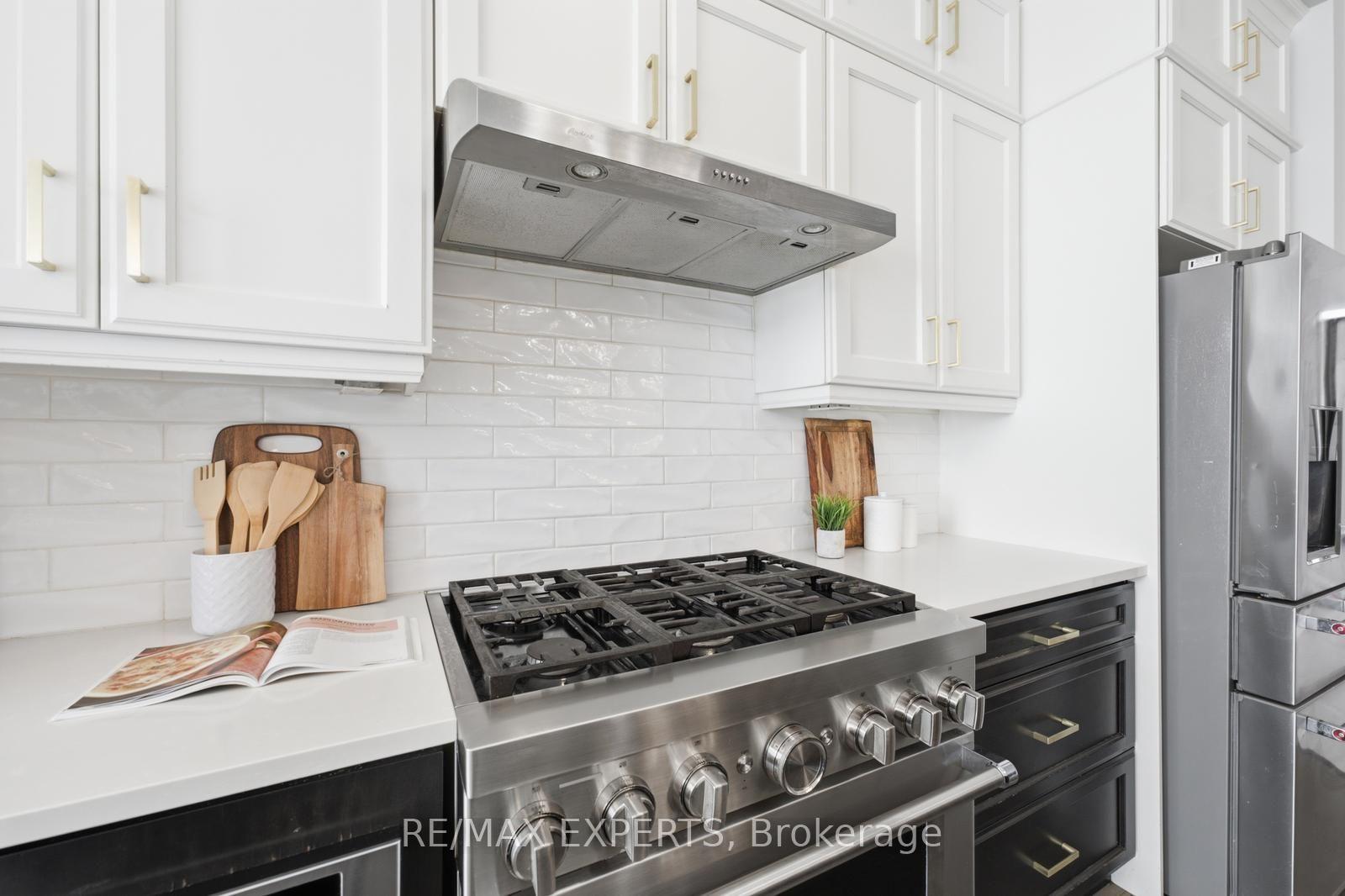 Photo 18 of 1296 Aymond Crescent W, Oakville, Joshua Meadows — HOMEH